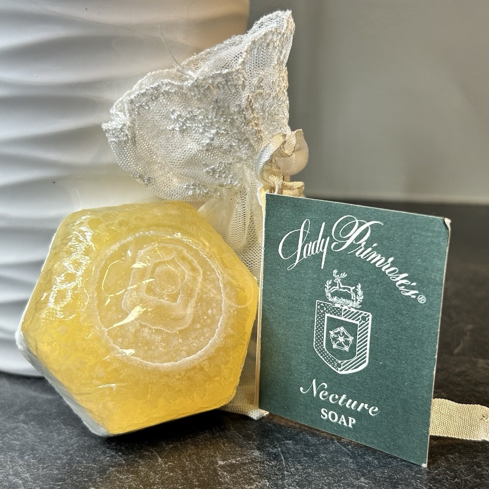 Lady Primrose Necture Dual Pour‎ Cream & Glycerin 3 oz Soap W Lace Exfoliant Sac